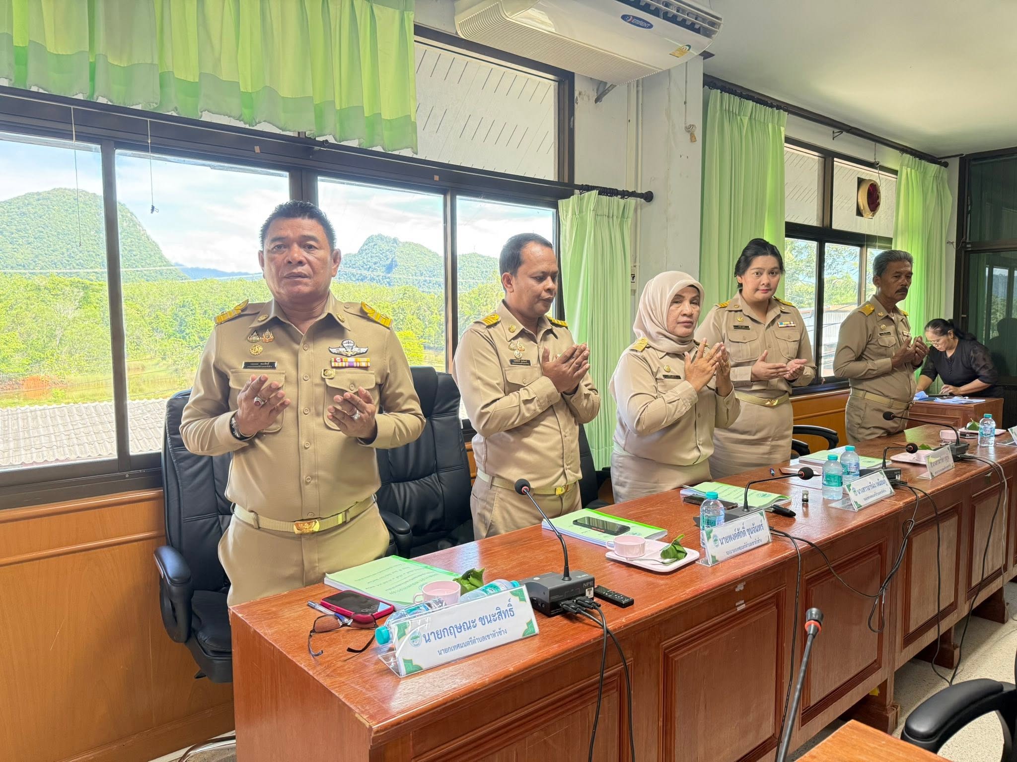 วันพุธ ที่ ๒๔ มิถุนายน ๒๕๖๙
เทศบาลตำบลเขาหัวช้าง
การประชุมสภาเทศบาลตำบลเขาหัวช้าง 
สมัยวิสามัญ สมัยที่ ๑ ครั้งที่ ๑ ประจำปี ๒๕๖๙
ณ ห้องประชุมสภาเทศบาลตำบลเขาหัวช้าง